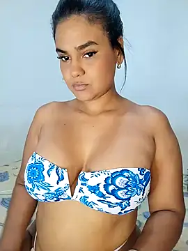 Snapshot of AntonellaShot chatting on February 8, 2026, 7:44 pm AntonellaShot online show from February 8, 2026, 7:44 pm