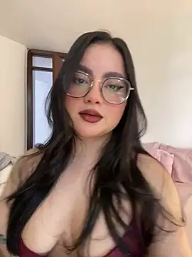 montmariana online show from May 27, 2026, 2:35 pm