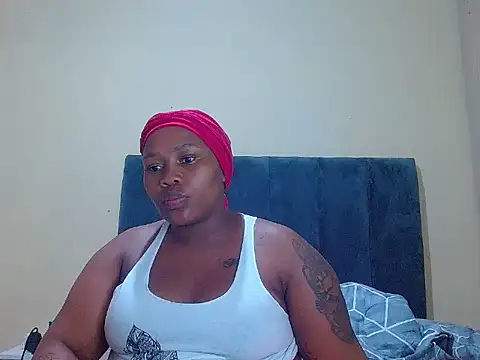 curvycloe1 online show from February 15, 2026, 2:34 am