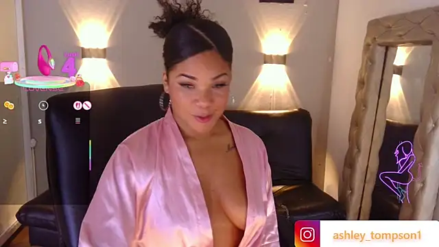 Snapshot of ashley_Tompson1 chatting on March 11, 2025, 7:25 pm ashley Tompson1 online show from March 11, 2025, 7:25 pm