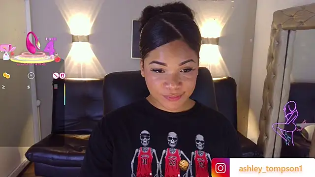 Snapshot of ashley_Tompson1 chatting on March 13, 2025, 3:39 pm ashley Tompson1 online show from March 13, 2025, 3:39 pm