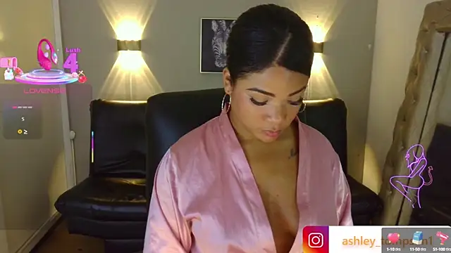 Snapshot of ashley_Tompson1 chatting on March 21, 2025, 6:51 pm ashley Tompson1 online show from March 21, 2025, 6:51 pm