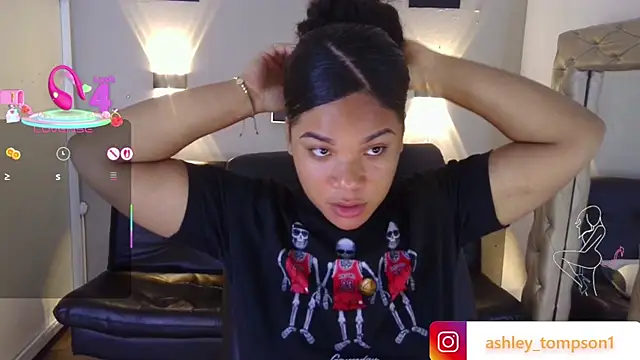 Snapshot of ashley_Tompson1 chatting on March 13, 2025, 12:35 pm ashley Tompson1 online show from March 13, 2025, 12:35 pm