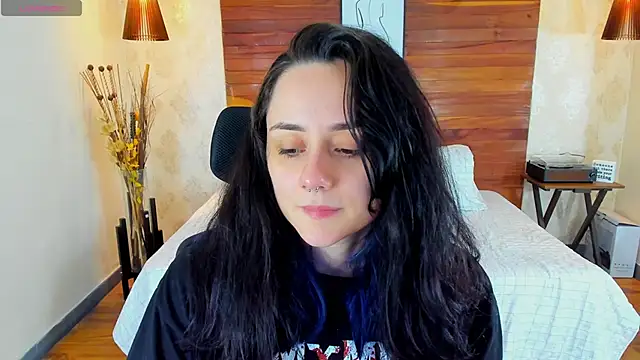 Snapshot of KatherineBond chatting on February 18, 2025, 11:08 pm KatherineBond online show from February 18, 2025, 11:08 pm