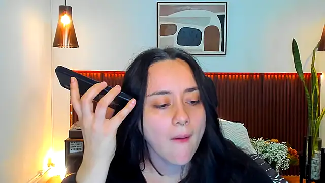 KatherineBond online show from December 18, 2025, 7:07 pm