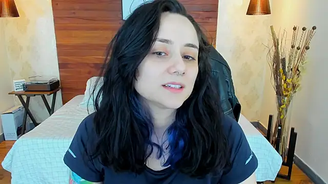 Snapshot of KatherineBond chatting on February 25, 2025, 9:15 pm KatherineBond online show from February 25, 2025, 9:15 pm