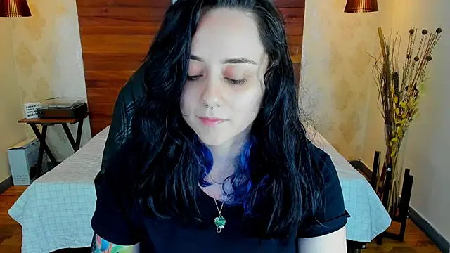 Snapshot of KatherineBond chatting on February 25, 2025, 12:25 am KatherineBond online show from February 25, 2025, 12:25 am