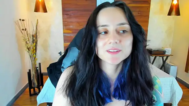 Snapshot of KatherineBond chatting on March 6, 2025, 11:53 pm KatherineBond online show from March 6, 2025, 11:53 pm