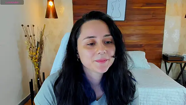 Snapshot of KatherineBond chatting on February 21, 2025, 12:27 am KatherineBond online show from February 21, 2025, 12:27 am