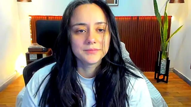 KatherineBond online show from December 3, 2025, 7:46 pm