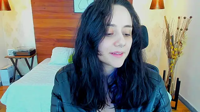 Snapshot of KatherineBond chatting on February 26, 2025, 12:20 am KatherineBond online show from February 26, 2025, 12:20 am
