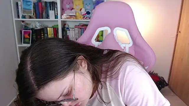 Snapshot of Gabiwaifu chatting on May 7, 2026, 3:44 am Gabiwaifu online show from May 7, 2026, 3:44 am