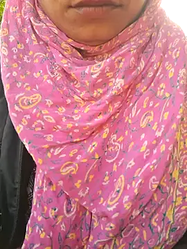 Priya Bong online show from November 24, 2025, 3:06 am