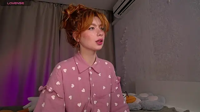 Snapshot of Evaa_Moonn_ chatting on September 15, 2025, 11:27 pm Evaa Moonn online show from September 15, 2025, 11:27 pm