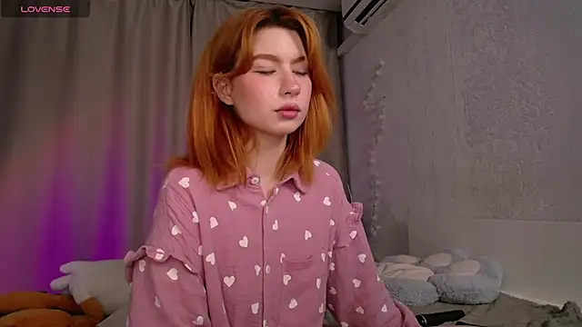Snapshot of Evaa_Moonn_ chatting on September 14, 2025, 11:27 pm Evaa Moonn online show from September 14, 2025, 11:27 pm