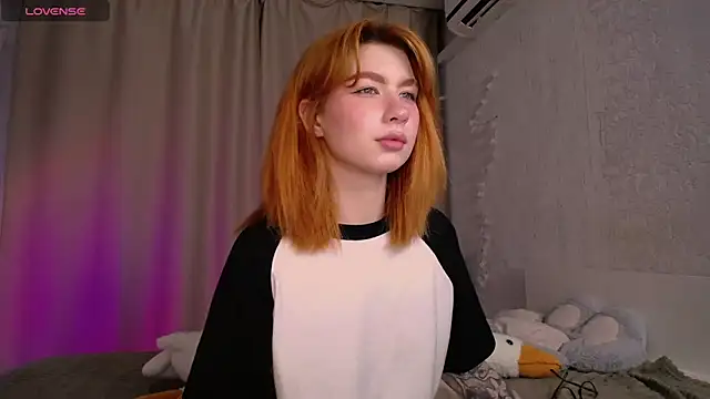 Snapshot of Evaa_Moonn_ chatting on September 13, 2025, 11:05 pm Evaa Moonn online show from September 13, 2025, 11:05 pm