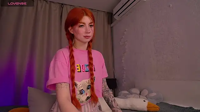Snapshot of Evaa_Moonn_ chatting on March 17, 2025, 12:42 am Evaa Moonn online show from March 17, 2025, 12:42 am