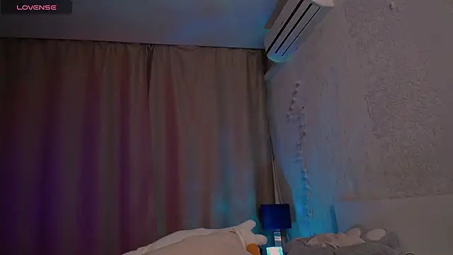 Snapshot of Evaa_Moonn_ chatting on February 19, 2026, 9:28 am Evaa Moonn online show from February 19, 2026, 9:28 am