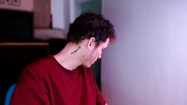 deividcloud36 online show from November 9, 2025, 4:38 am