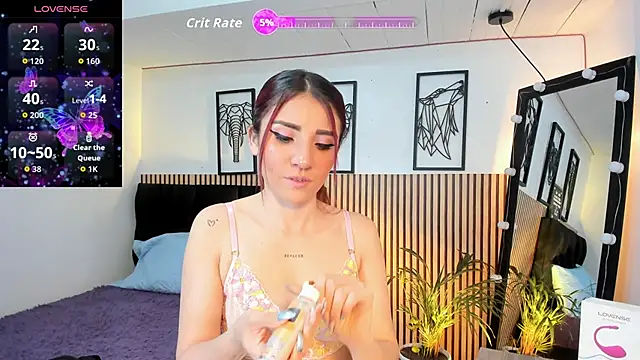 LILA ELLIOT online show from September 13, 2025, 8:09 pm