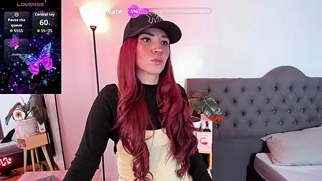 LILA ELLIOT online show from September 29, 2025, 7:52 pm