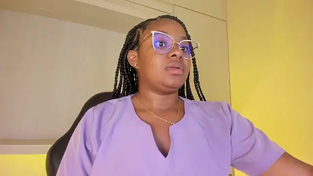 Snapshot of tamaraa_smiith chatting on May 20, 2026, 7:44 pm tamaraa smiith online show from May 20, 2026, 7:44 pm