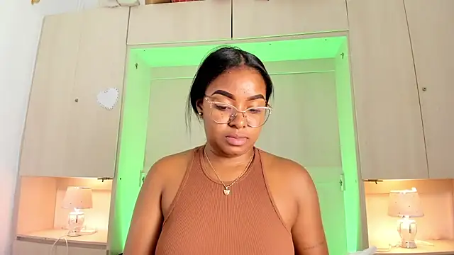 Snapshot of tamaraa_smiith chatting on May 2, 2026, 7:41 pm tamaraa smiith online show from May 2, 2026, 7:41 pm