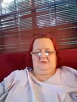Snapshot of Bayou_Woman68 chatting on July 1, 2026, 12:33 am Bayou Woman68 online show from July 1, 2026, 12:33 am