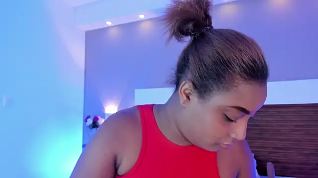 Adelehottman online show from April 14, 2026, 1:05 pm