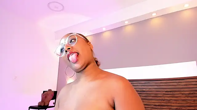 Snapshot of Adelehottman chatting on February 16, 2026, 2:43 am Adelehottman online show from February 16, 2026, 2:43 am