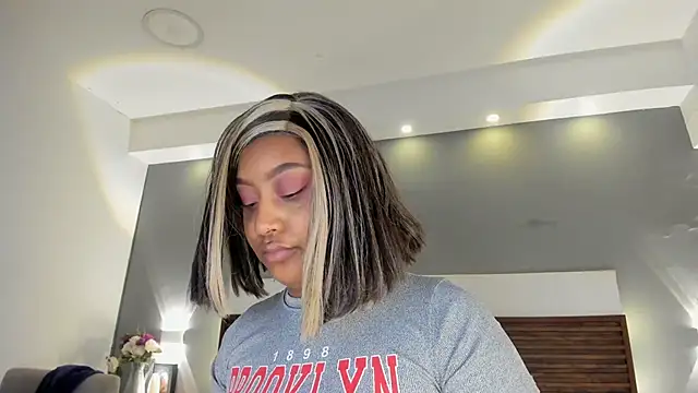 Snapshot of Adelehottman chatting on December 3, 2025, 12:15 pm Adelehottman online show from December 3, 2025, 12:15 pm