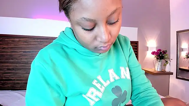 Snapshot of Adelehottman chatting on February 18, 2026, 12:56 pm Adelehottman online show from February 18, 2026, 12:56 pm