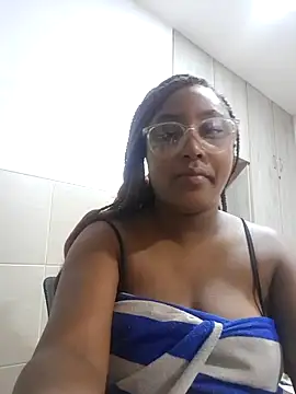 Adelehottman online show from May 16, 2026, 1:32 pm