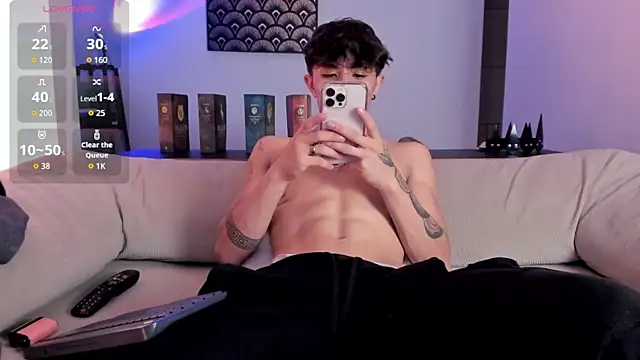 im  thomass online show from November 28, 2025, 12:11 am