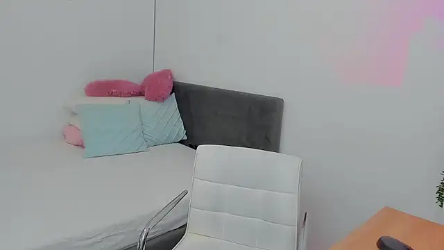 Snapshot of WickedM__ chatting on November 21, 2025, 3:44 pm WickedM online show from November 21, 2025, 3:44 pm