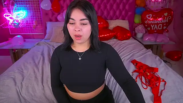 Snapshot of SusieWood chatting on February 15, 2026, 7:51 am SusieWood online show from February 15, 2026, 7:51 am