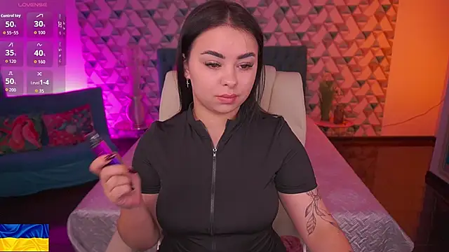 SusieWood online show from May 24, 2026, 7:58 pm