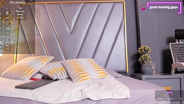 BrendaAdams  online show from March 10, 2026, 10:41 am