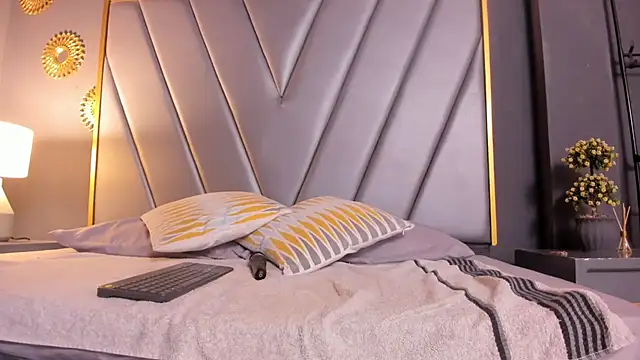 BrendaAdams  online show from March 27, 2026, 10:38 am