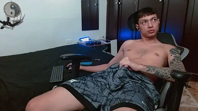 aaron blug online show from October 17, 2025, 9:27 pm