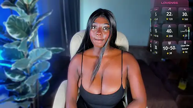 Snapshot of Almaahotxxx chatting on May 28, 2026, 2:01 pm Almaahotxxx online show from May 28, 2026, 2:01 pm
