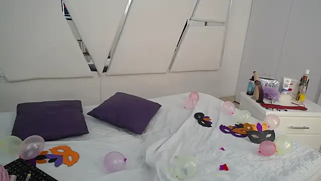 Snapshot of _Miaaleon chatting on March 4, 2025, 6:07 pm Miaaleon online show from March 4, 2025, 6:07 pm