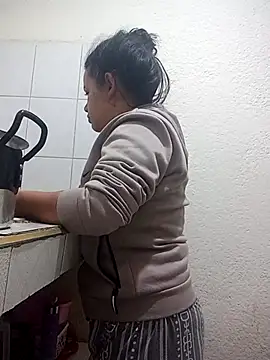  Miaaleon online show from February 5, 2026, 10:11 am