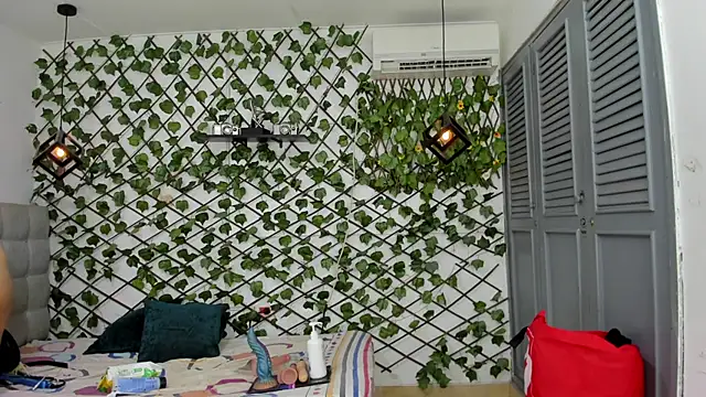 Snapshot of emy_0 chatting on January 15, 2026, 7:28 pm emy 0 online show from January 15, 2026, 7:28 pm