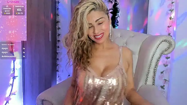 Isabelhot1 online show from July 28, 2026, 8:52 pm