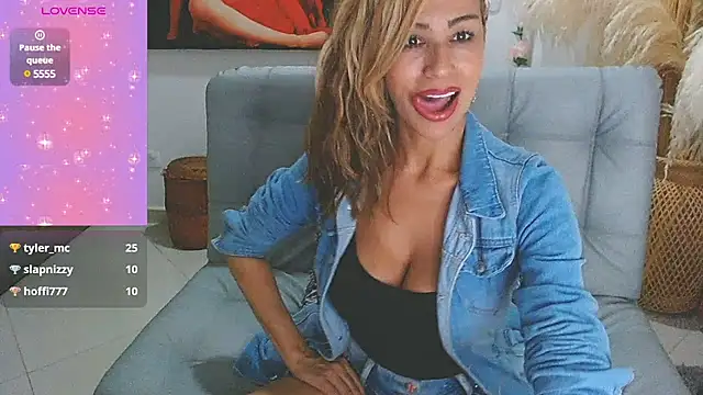 Snapshot of Isabelhot1 chatting on March 15, 2025, 8:54 pm Isabelhot1 online show from March 15, 2025, 8:54 pm