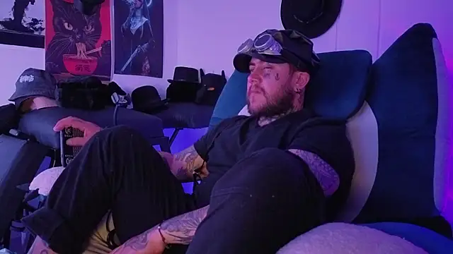 Snapshot of Ash_gusbig chatting on February 5, 2026, 3:02 am Ash gusbig online show from February 5, 2026, 3:02 am