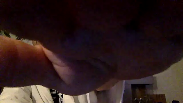 Snapshot of Bobby5169 chatting on April 17, 2026, 10:34 pm Bobby5169 online show from April 17, 2026, 10:34 pm