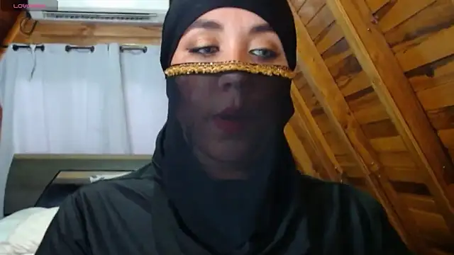 AmbarBurhan online show from November 5, 2025, 6:00 pm