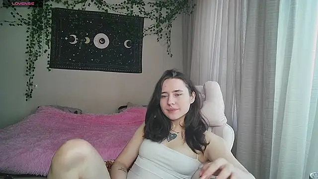 Snapshot of Aurora_workerr chatting on October 20, 2025, 7:42 am Aurora workerr online show from October 20, 2025, 7:42 am